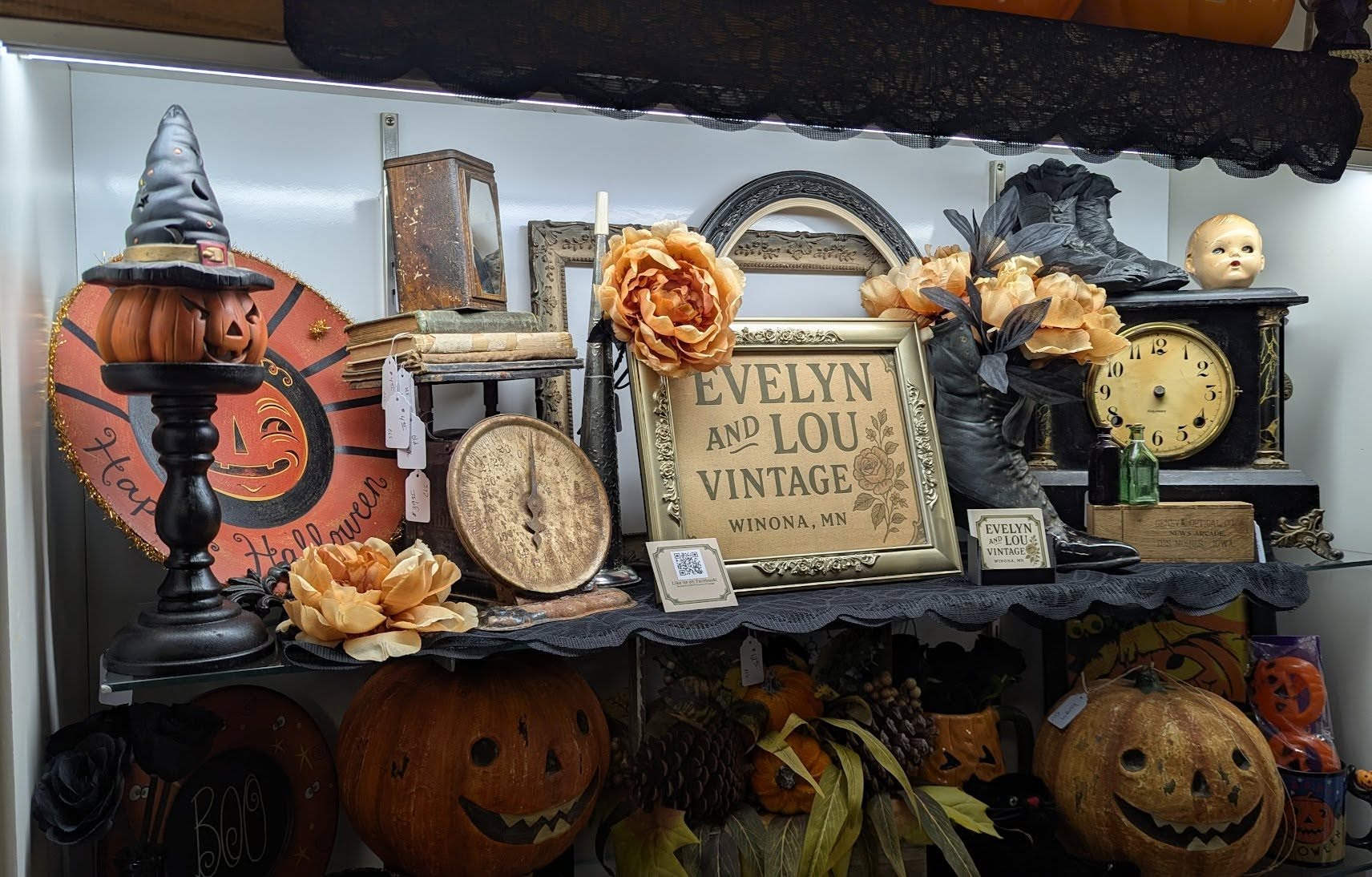 Evelyn & Lou Vintage Halloween Decor